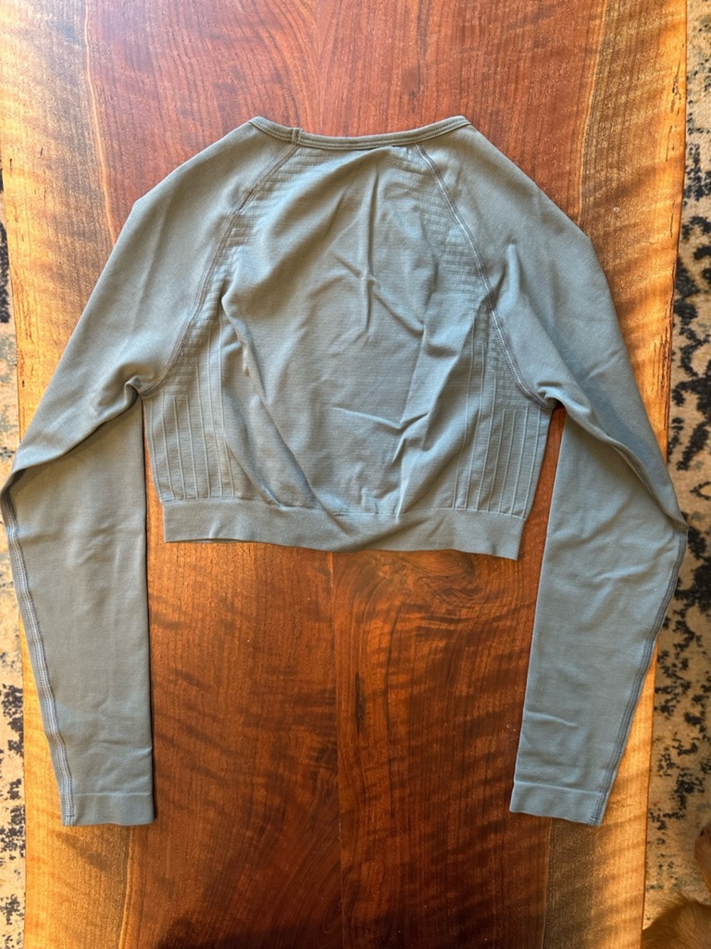 OG Alphalete Amplify Long Sleeve Crop Top - Picture 2 of 3